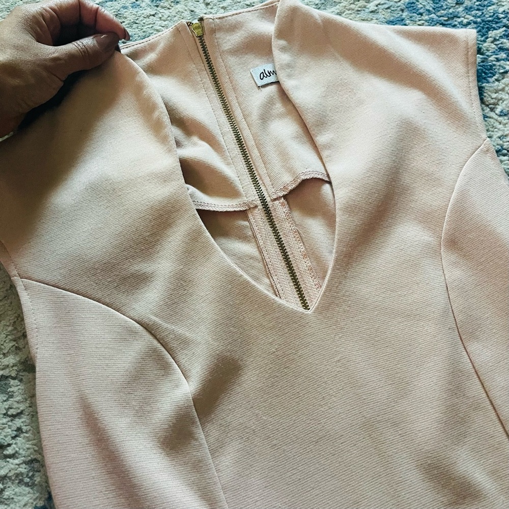 Almost famous light pink dress. Size M.